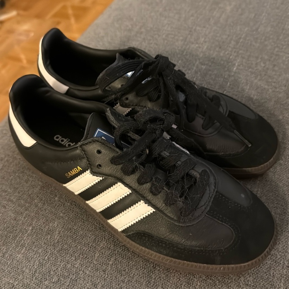 Adidas Sambas, Size 6